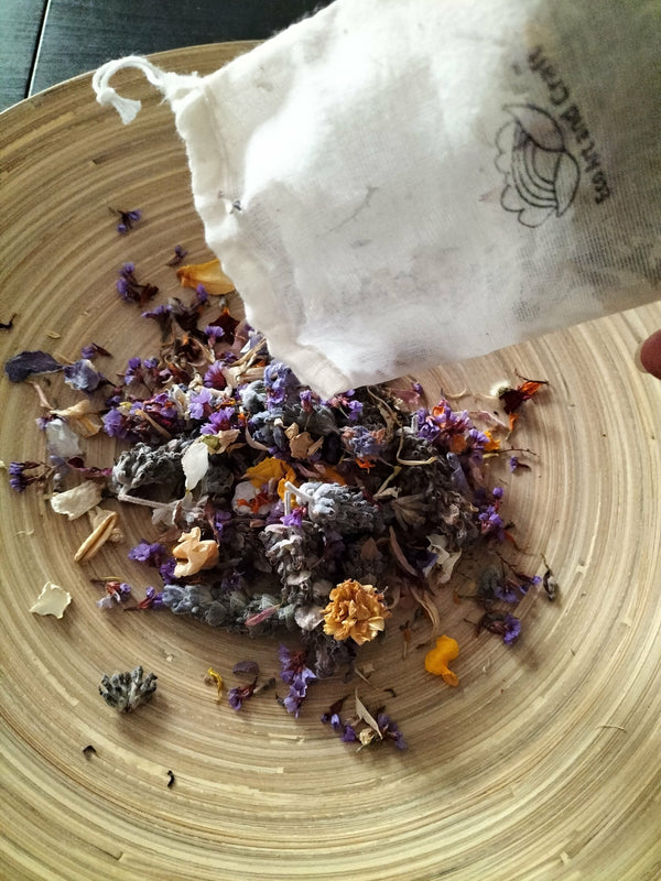 Dried Flowers: Nature Confetti for art, craft and sensory play